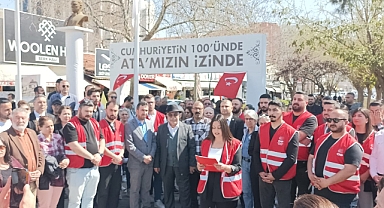 CHP Çiğli Gençlik Kolları Suriye'de Yaşanan Alevi Katliyamını Protesto Etti