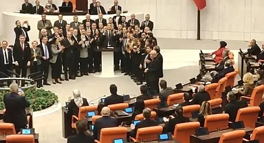 Mecliste protesto: Görüşmelere ara verildi