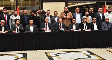 Yeniden Refah Partili 2 belediye başkanı istifa etti