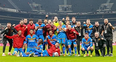 Göz-Göz'den tarihi galibiyet