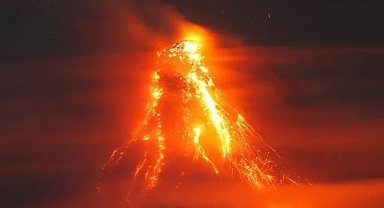 Kanlaon Yanardağı'nda patlama: 4 bin metre yüksekliğe kül püskürdü