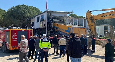 Prefabrik ev sonu oldu... İzmir'de feci kaza!