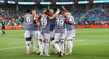 Trabzonspor 9 kişi kaldığı maçta yarı finalde!