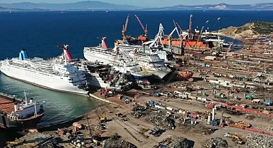 Aliağa Belediyesine İsyan: Gemi Söküm Firmaları yol kapattı