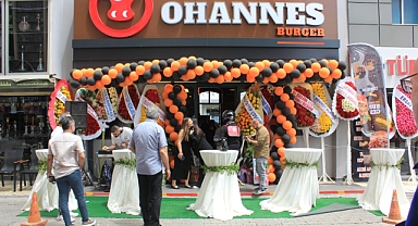 Kemeraltı’nda Burger Rüzgarı! Ohannes Burger Açılışıyla Lezzet Sahnesine Giriş Yaptı