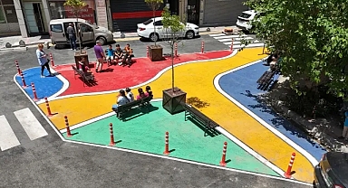 Konak'ta okul yollarına renkli dokunuş