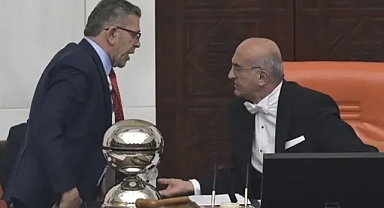 Meclis'te gerginlik: Katip Üye başkanlık kürsüsüne vurdu