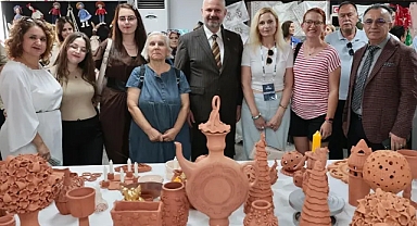 Menemen'de kursiyerlerin sergisine tam not