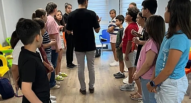 İzmir Çocuk Meclisi’nde ‘Akran Zorbalığı Eğitimi’