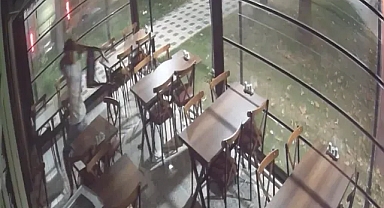 Kent Lokantası'na saldırı anı... Menderes vandalı!