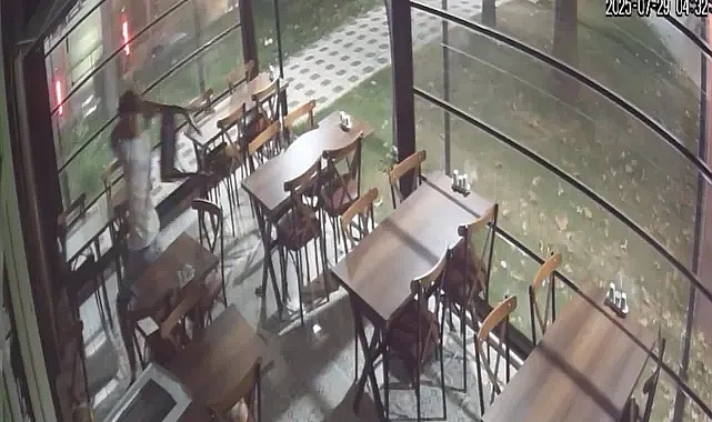 Kent Lokantası'na saldırı anı... Menderes vandalı!
