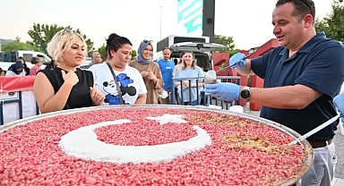 Manisa Büyükşehir'den aşure ikramı