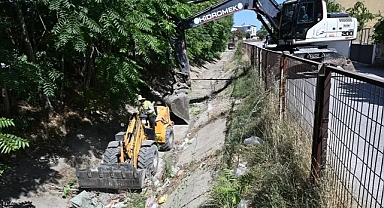 Manisa'da sulama kanallarında temizlik!