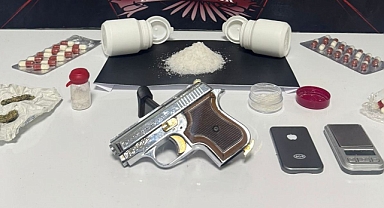 Uyuşturucu Ticareti ve Ruhsatsız Silah Operasyonu: 2 Şüpheli Gözaltına Alındı