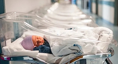 Hastanede skandal... Yeni doğan bebeği sahiplendi!