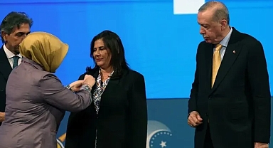 Özlem Çerçioğlu AK Parti’ye katıldı